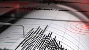 පිලිපීනයට රික්ටර් මාපක 7.6ක ප්‍රබල භූ කම්පනයක්